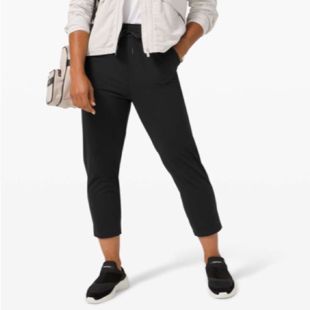 Lululemon Athletica Keep Moving Crop 23” Pant Luxtreme Size 2